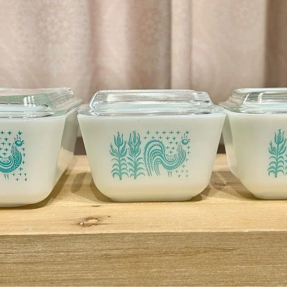 Complete Vintage Pyrex Amish Butterprint Fridgies set. - Picture 5 of 9